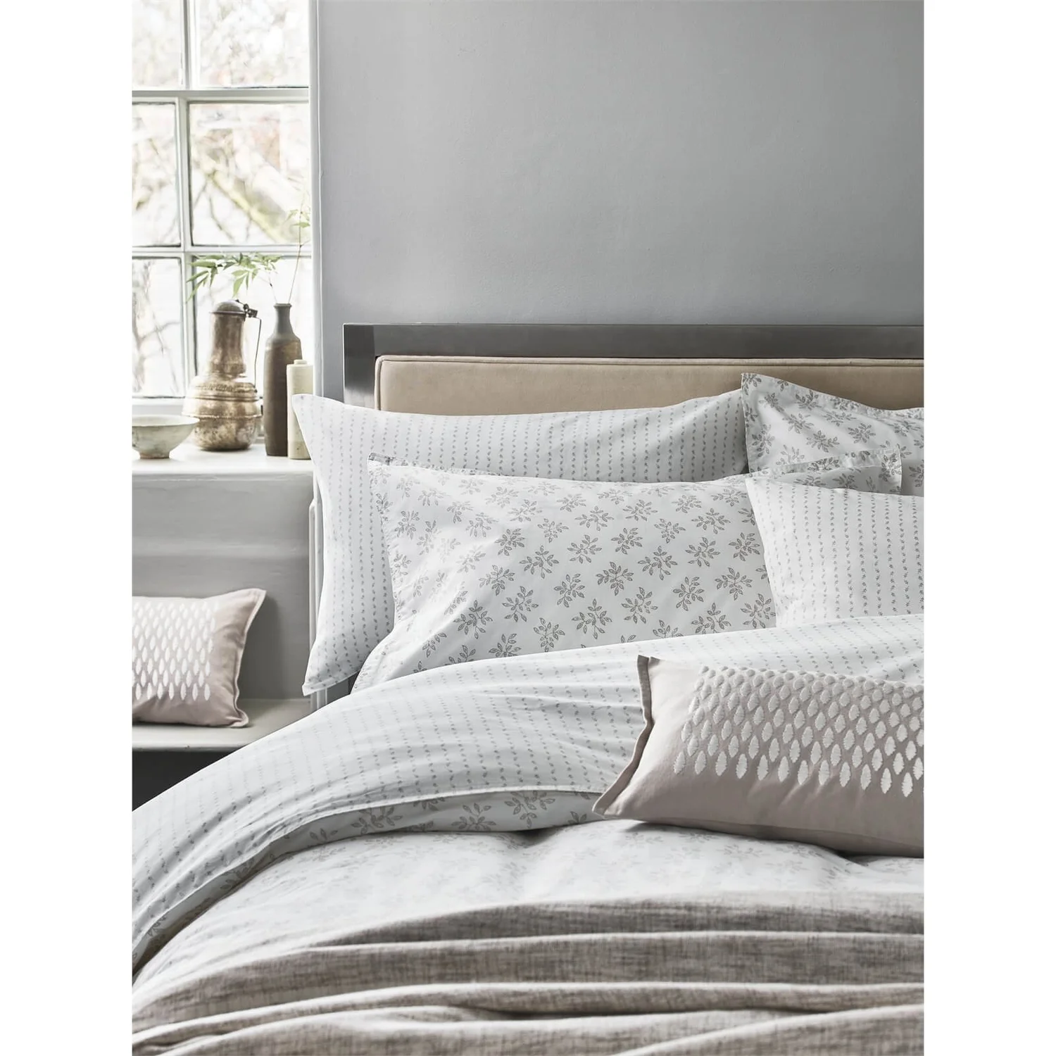 Murmur Leaf Duvet Cover Set - King - Linen 3 Murmur Leaf Duvet Cover Set - King - Linen - Image 3