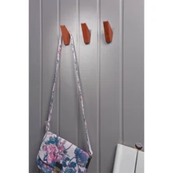 Wooden Hook Set - Walnut Effect -Curver Shop 12839190 5394833201624114