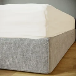 The Willow Manor Easy Care Percale Double Fitted Sheet - Cream -Curver Shop 13116405 1125014368525066