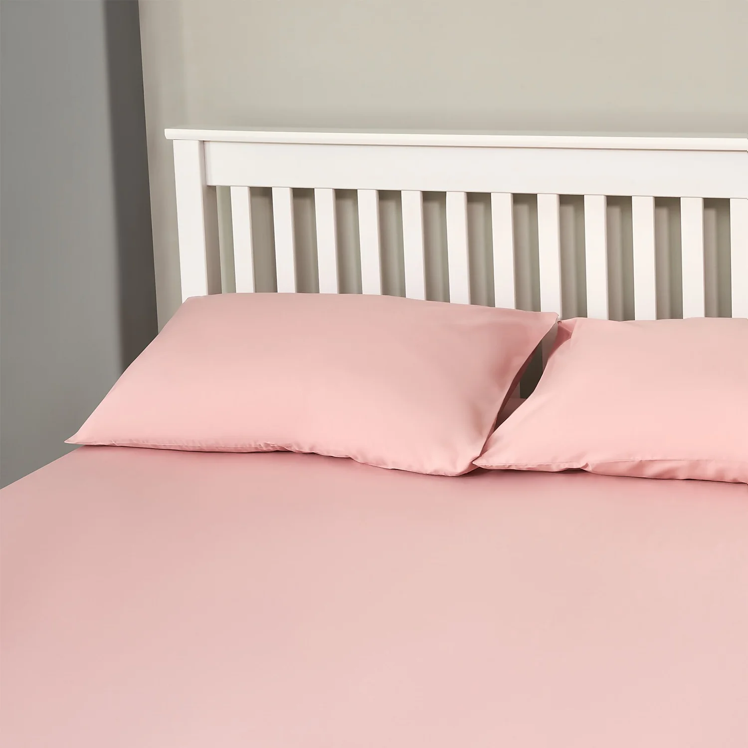 The Willow Manor 100% Cotton Percale King Fitted Sheet - Blush 1 The Willow Manor 100% Cotton Percale King Fitted Sheet - Blush