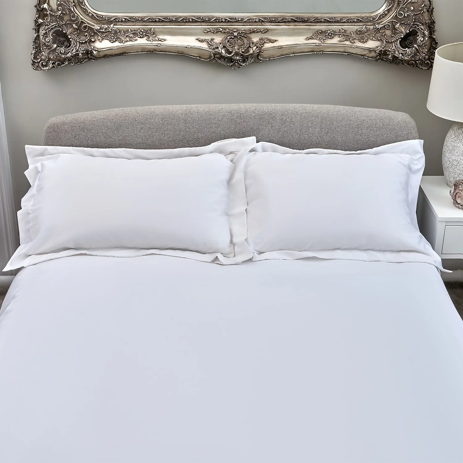 The Willow Manor Egyptian Cotton Sateen 300 Thread Count Double Duvet Set - Glacier White 2 The Willow Manor Egyptian Cotton Sateen 300 Thread Count Double Duvet Set - Glacier White - Image 2