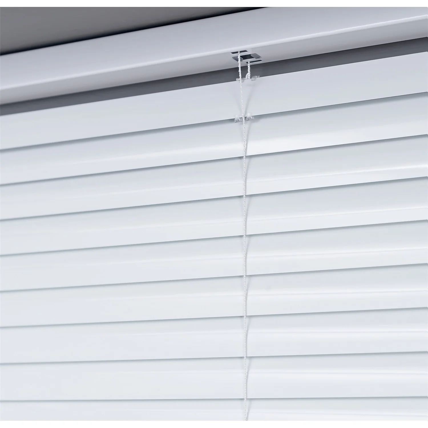 Aluminium Venetian Blind - White - 150x160cm 4 Aluminium Venetian Blind - White - 150x160cm - Image 4
