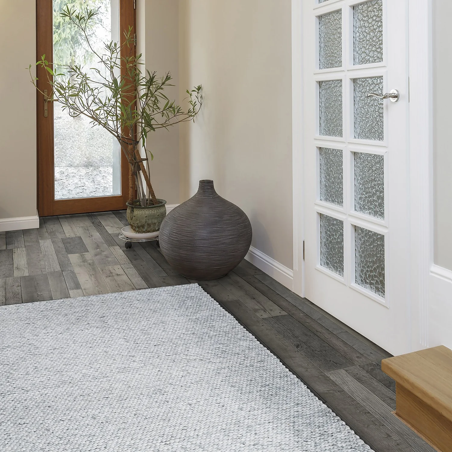 New Dawn Jaya Rug - Silver - 160x230cm 2 New Dawn Jaya Rug - Silver - 160x230cm - Image 2